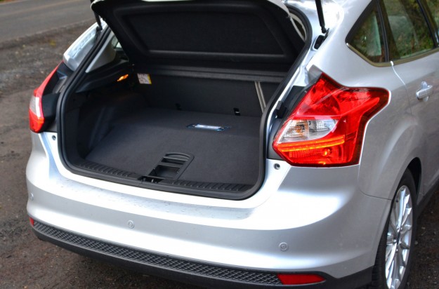 ford-electric-focus-trunk-625x1000