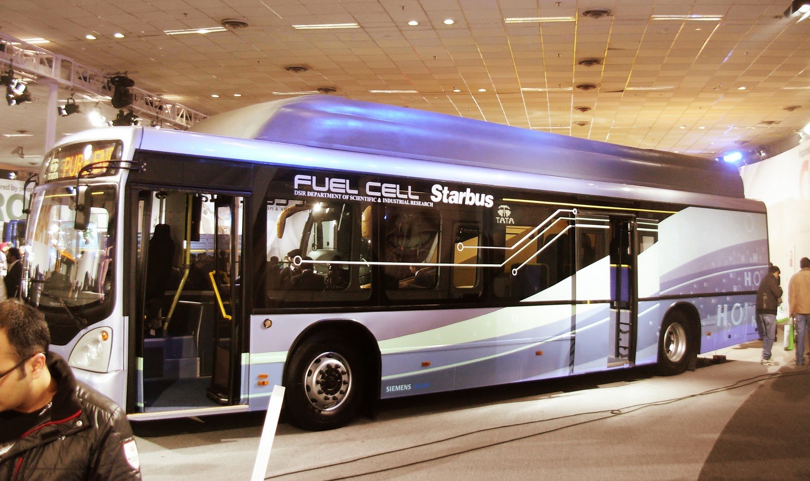 tata-fuel-cell-bus-2