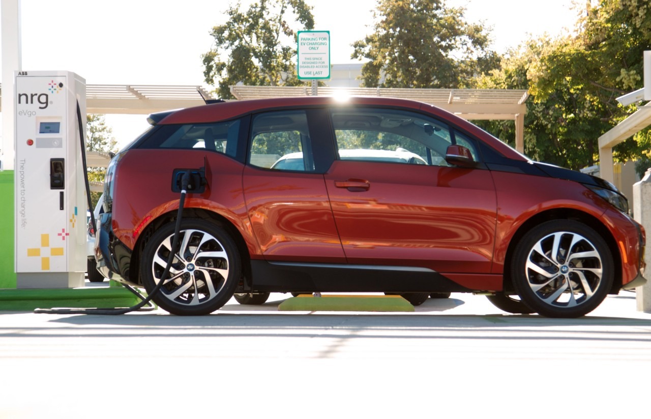 bmw-i3-dc-fast-charge-sae-combo-charger-1-1