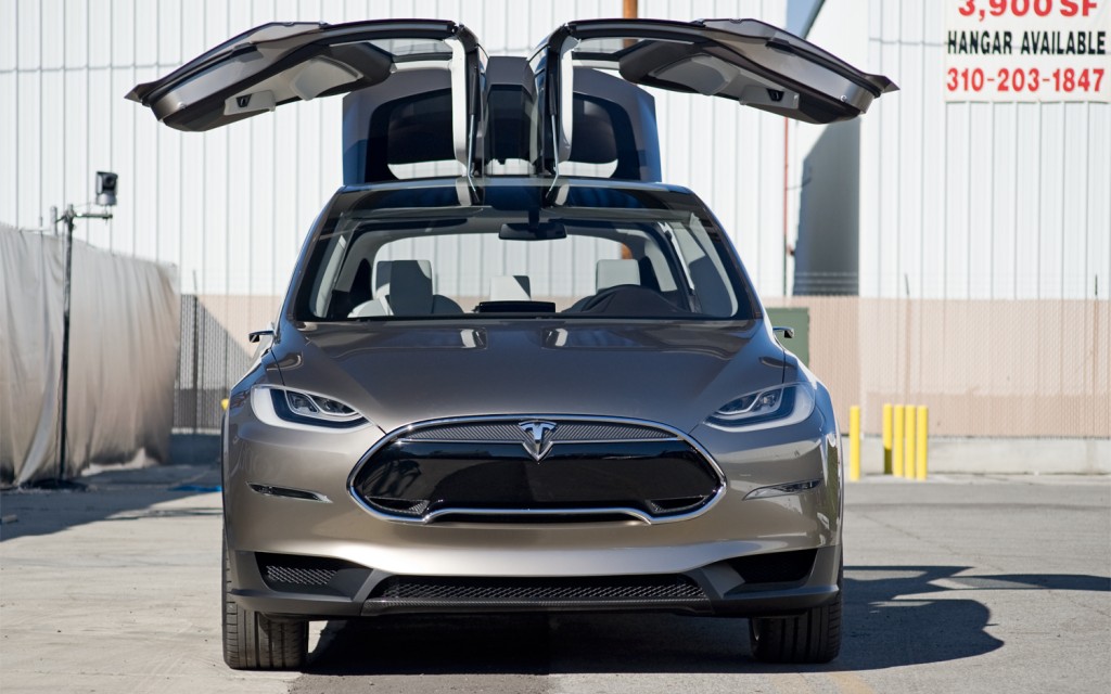 Tesla Model X con tracción total