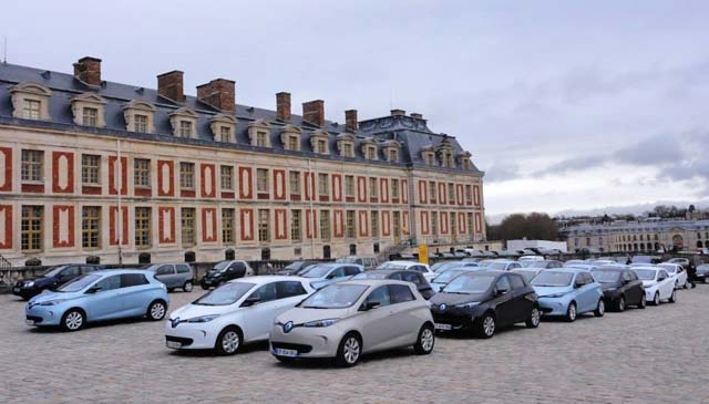 renault-throws-zoe-its-first-birthday-party-at-the-versailles-video_10