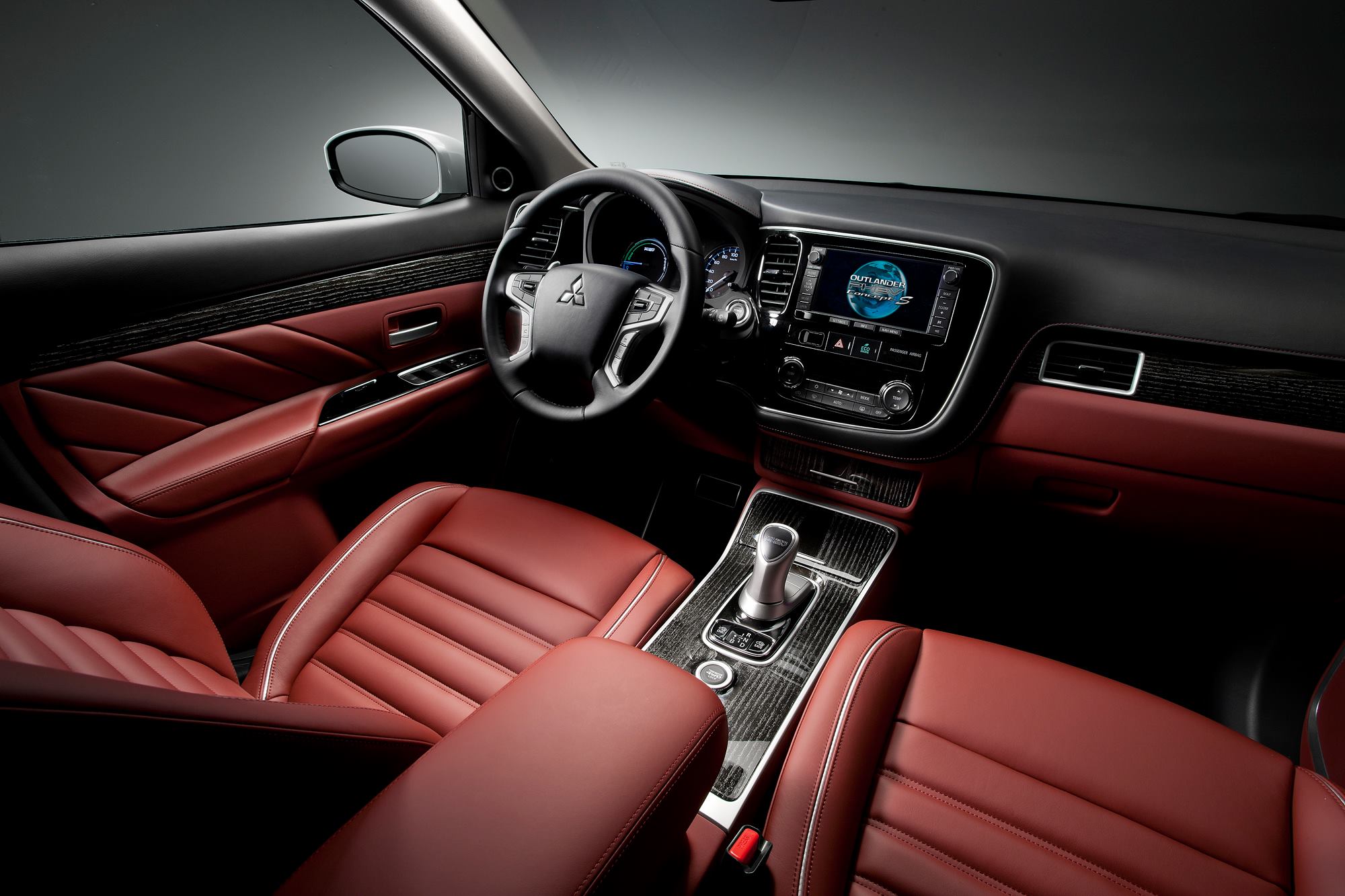 Mitsubishi Outlander PHEV Concept-S interior