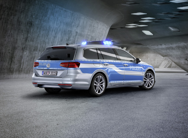 VW-Passat-GTE-Polizeifahrzeug_Studie