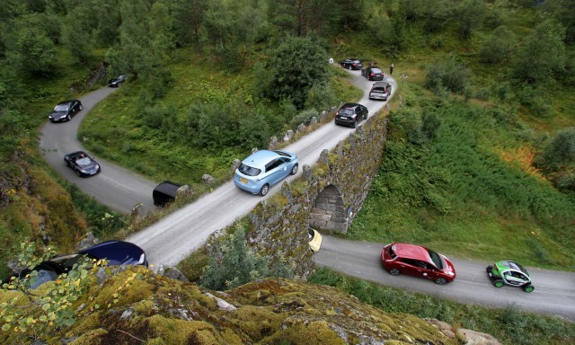 electric-car-rally-in-geiranger-norway-image-norsk-elbilforening-via-flickr_100530089_m
