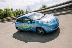 148287_labour_of_love_nissan_employees_build_48_kwh_leaf_prototype_in_their_spare-copia