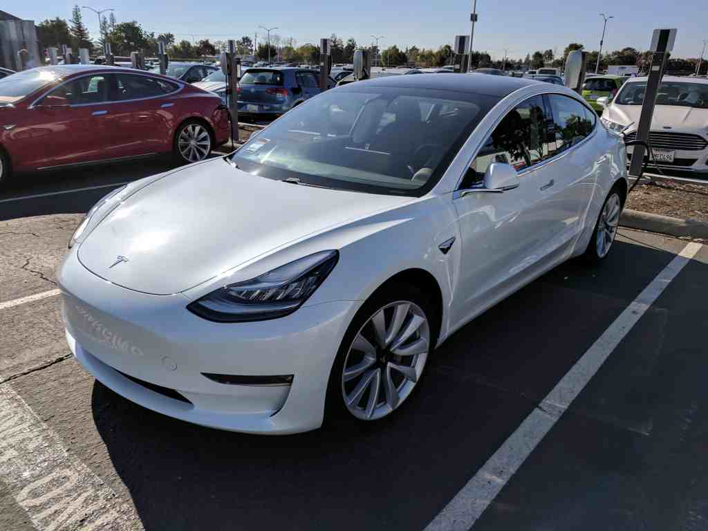 Tesla Model 3 entrega