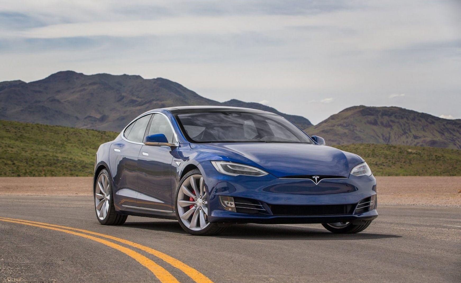 Elon Musk vuelve a recortar el precio del Tesla Model S para plantar cara al Lucid Air