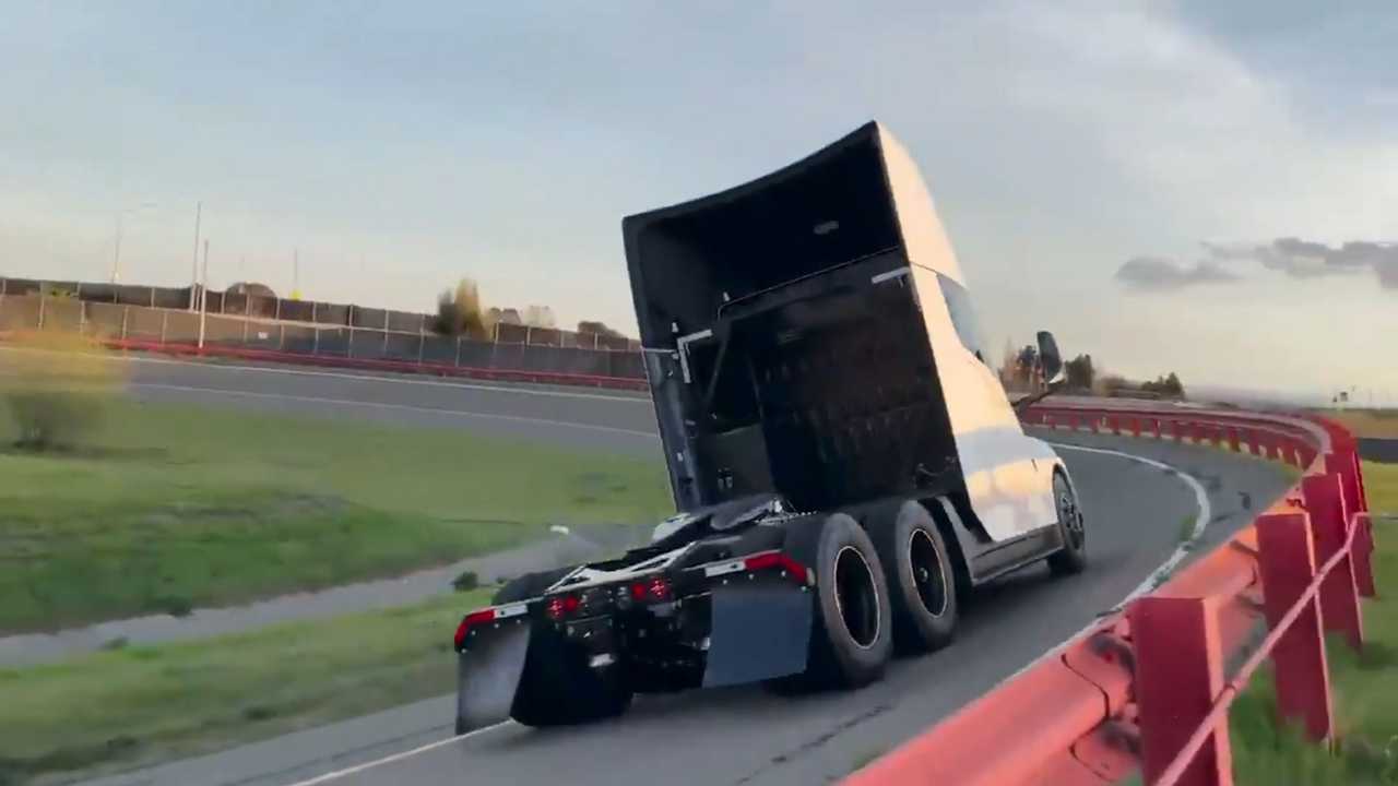 Tesla Semi 2