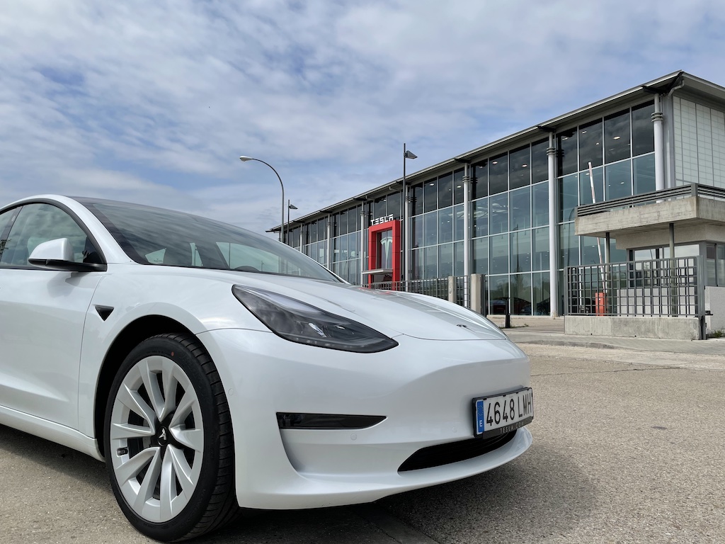 El Tesla Model 3 alcanza la madurez en su versión 2021 y gracias al MOVES III es más barato que nunca