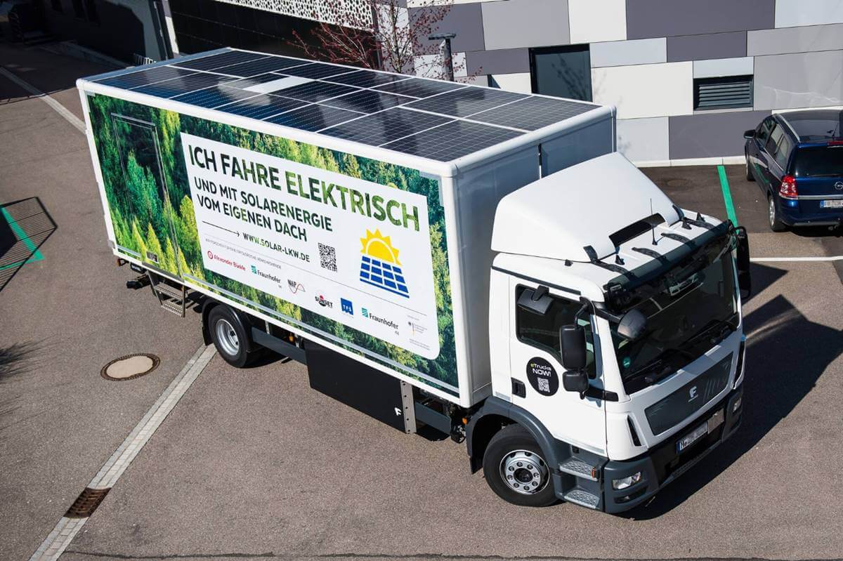 camion electrico con paneles solares