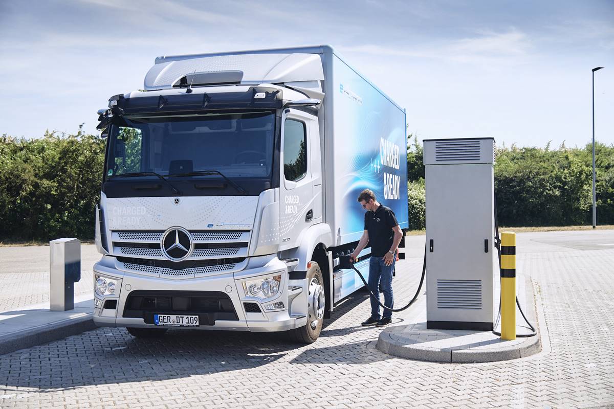 Mercedes lanzará en 2024 su nuevo camión eléctrico con 500 kilómetros