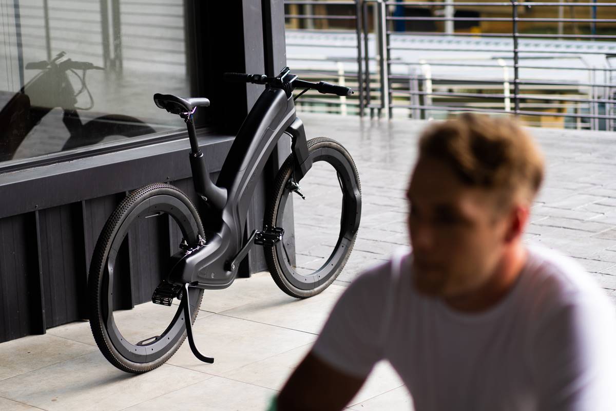 La revolucionaria bici eléctrica Reevo Hubless ya está disponible en España