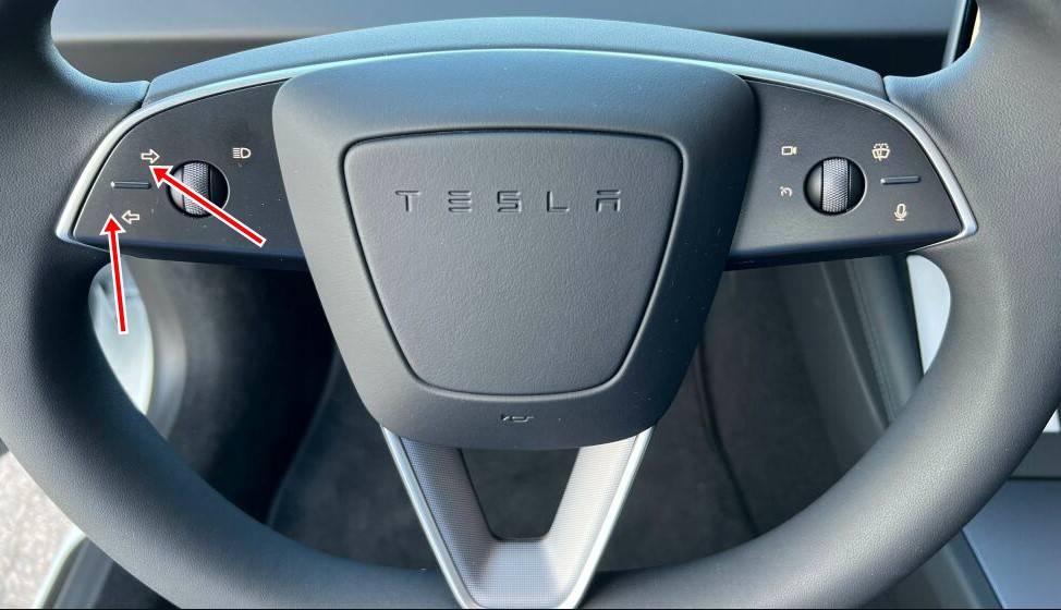 Por qué las autoescuelas de Noruega están descartando los nuevos Tesla. La falta de tiradores para los intermitentes