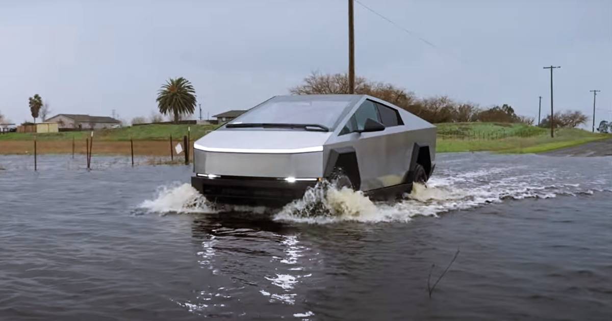 La Tesla Cybertruck puede cruzar zonas inundadas…pero con algunos problemas (vídeo)