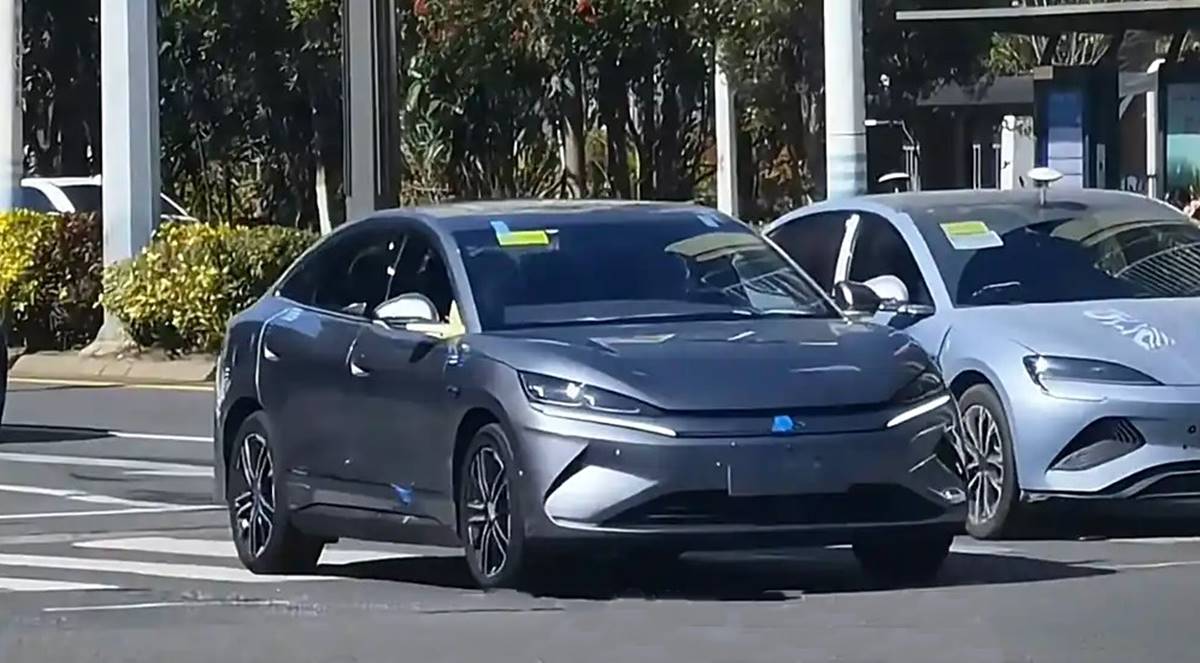 BYD sorprende con una berlina eléctrica low cost del tamaño del Tesla Model 3 y conducción autónoma «Ojo de Diós»